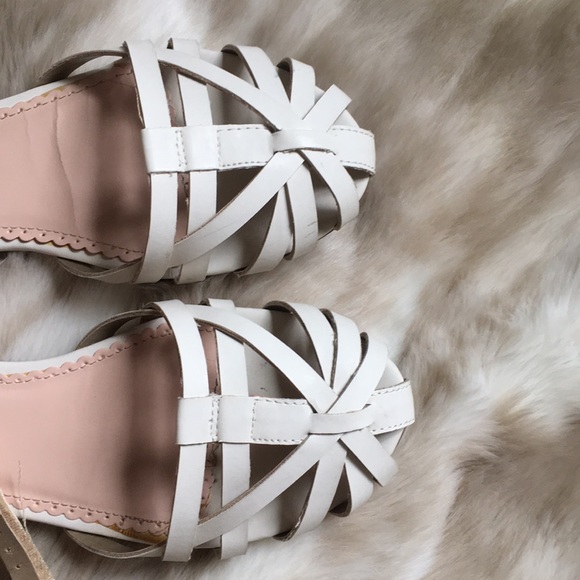 Flat sandals by Madison - Picture 3 of 6